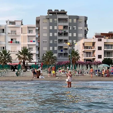 Apartament Zani’s *