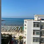 Zani's